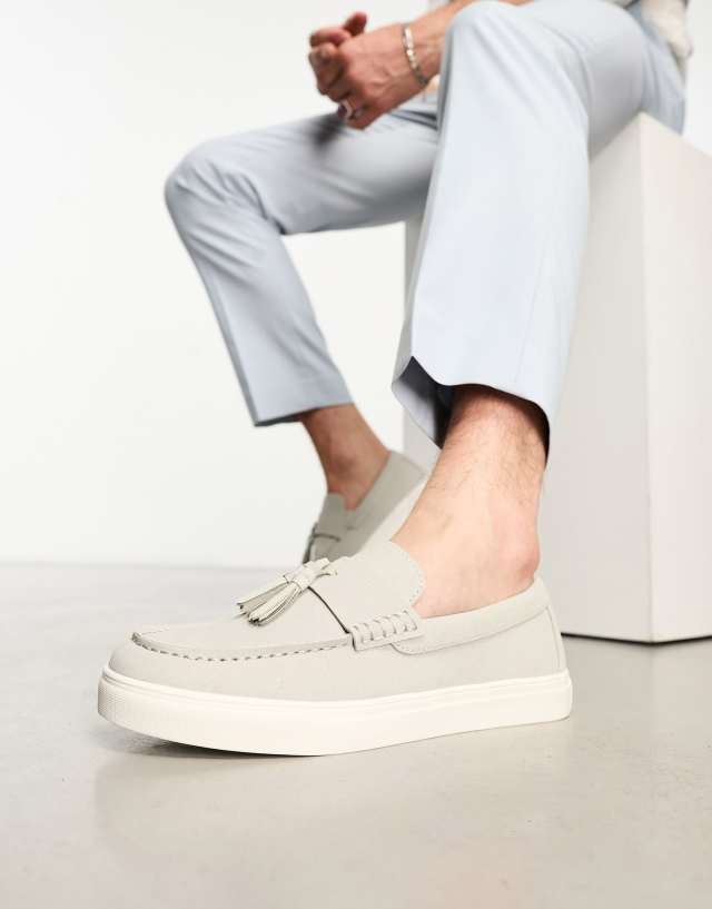 ASOS DESIGN tassel loafers in gray faux suede with white sole