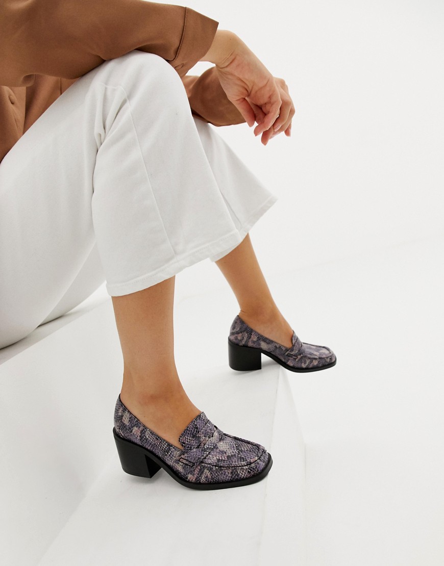 ASOS DESIGN Taxon loafers med hæl i slangeprint-Multifarvet
