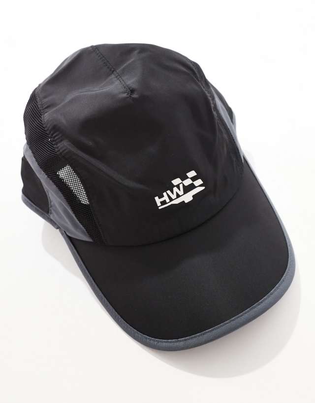 ASOS DESIGN - tech cap with reflective detail in black