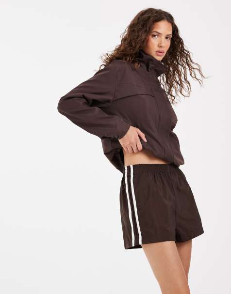 ASOS DESIGN technische boxer short met zijstreep in donkerbruin - view 1