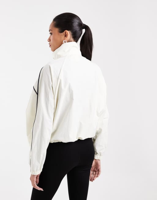 ASOS DESIGN technische Windbreaker-Jacke mit Stehkragen in Ecru, 4 von 4