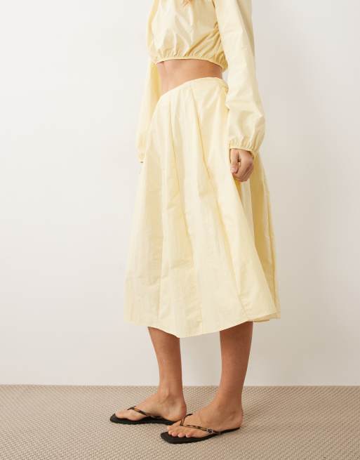 ASOS DESIGN techy volume circle skirt co ord in buttermilk, 2 of 5