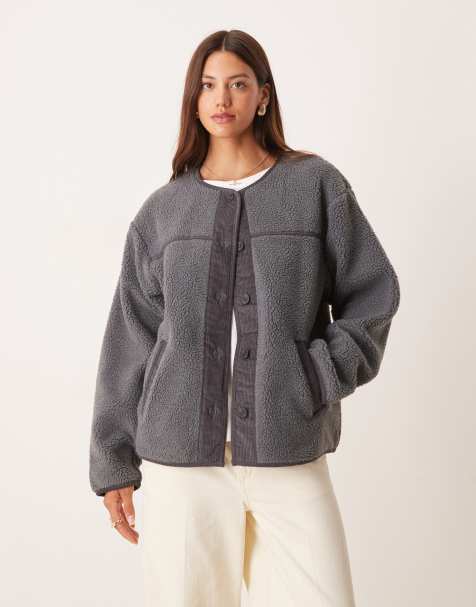 ASOS DESIGN – Teddyfleece-Strickjacke in Anthrazit mit Cordbesatz - view 1