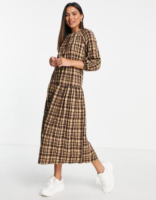 ASOS DESIGN - Tekstureret lagdelt smock-midikjole med seersucker-tern