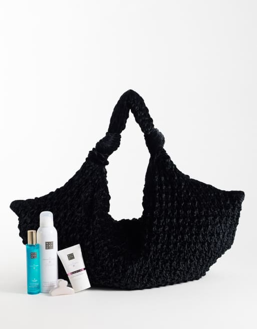 ASOS DESIGN teksturowana aksamitna torebka na ramię w kolorze czarnym, 2 z 4