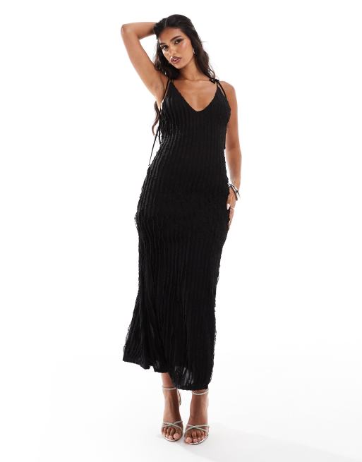ASOS DESIGN – Teksturowana czarna sukienka midi z wiązanymi ramiączkami i falbanką