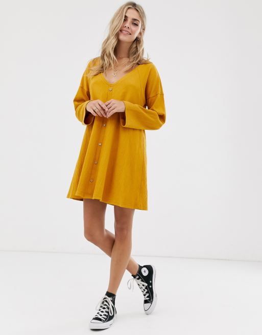 ASOS DESIGN – Teksturowana sukienka mini nad kolano zapinana na guziki