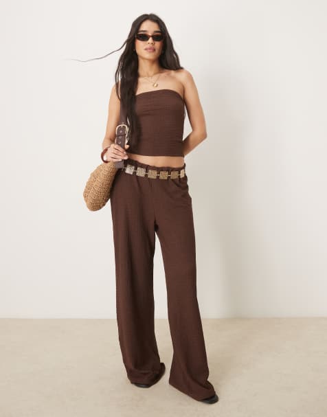 ASOS DESIGN – Teksturowany czekoladowy zestaw z topem bandeau i spodniami z szerokimi nogawkami - view 1