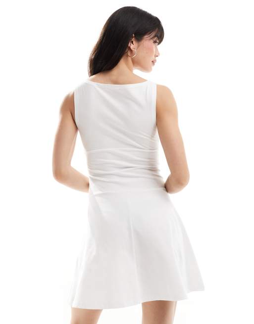 ASOS DESIGN - Tennis jurk met verlaagde zoom in ivoorwit, 3 van 4