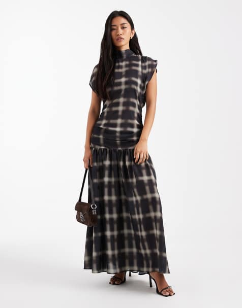 ASOS DESIGN - Ternet maxikjole i gennemsigtigt materiale med draperinger og tørklædedetalje - view 1