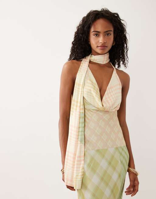 ASOS DESIGN - Ternet maxikjole i satin med vandfaldsudskæring med tørklædedetalje, 2 af 4
