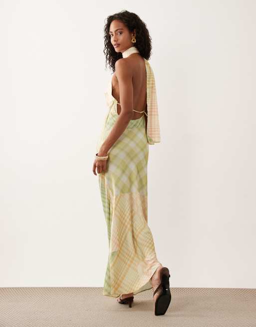 ASOS DESIGN - Ternet maxikjole i satin med vandfaldsudskæring med tørklædedetalje, 3 af 4