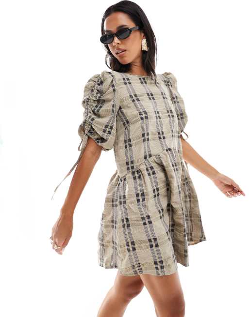 ASOS DESIGN - Ternet smock-minikjole med rynkede ærmer