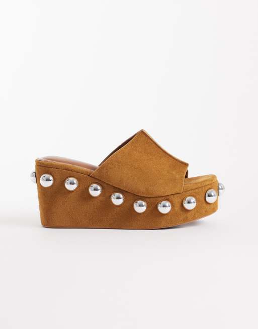 ASOS DESIGN - Tessa - Zeppe color sabbia con borchie oversize 