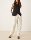 [ASOS DESIGN] ASOS DESIGN textured barrel pants in cream-White 14 Cream