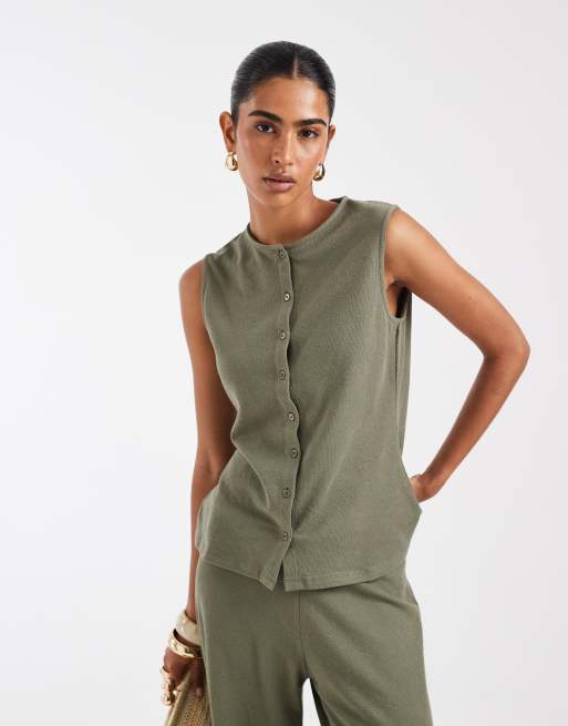 ASOS DESIGN textured set in khaki, 3 of 5