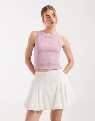 Текстурированная мини-юбка ASOS DESIGN с заниженной талией белого цвета white