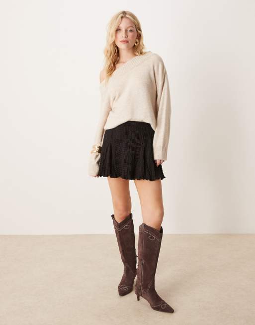 ASOS DESIGN textured flippy flare mini skirt in black, 3 of 5