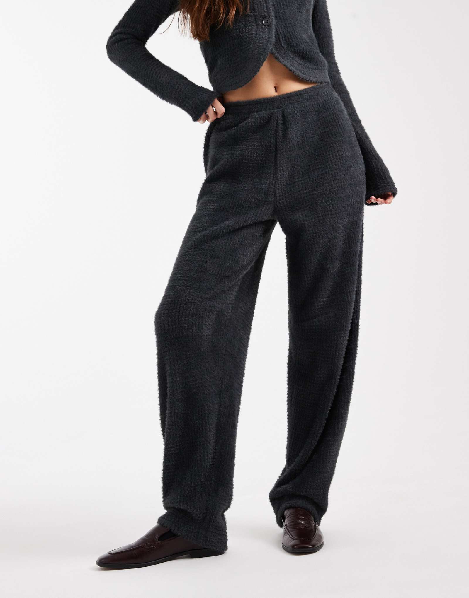 Брюки ASOS DESIGN с фактурными пышными штанинами-бочонками серого цвета - часть комплекта