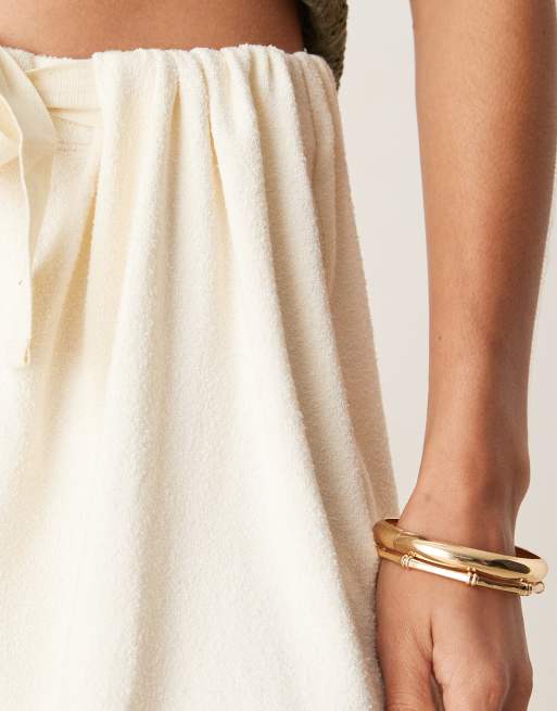 ASOS DESIGN textured knit pleat detail shorts in cream, 4 of 5