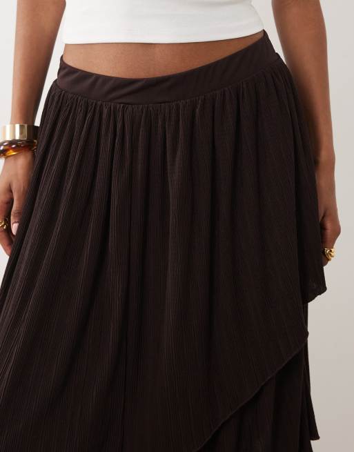 ASOS DESIGN textured plisse asymmetric midi skirt in chocolate, 3 of 5