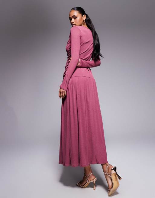 ASOS DESIGN textured ribbed long sleeve ruched front maxi dress in mulberry, 3 of 4