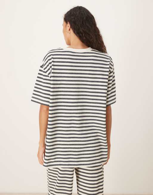ASOS DESIGN textured stripe oversized t-shirt in cream, 3 of 4