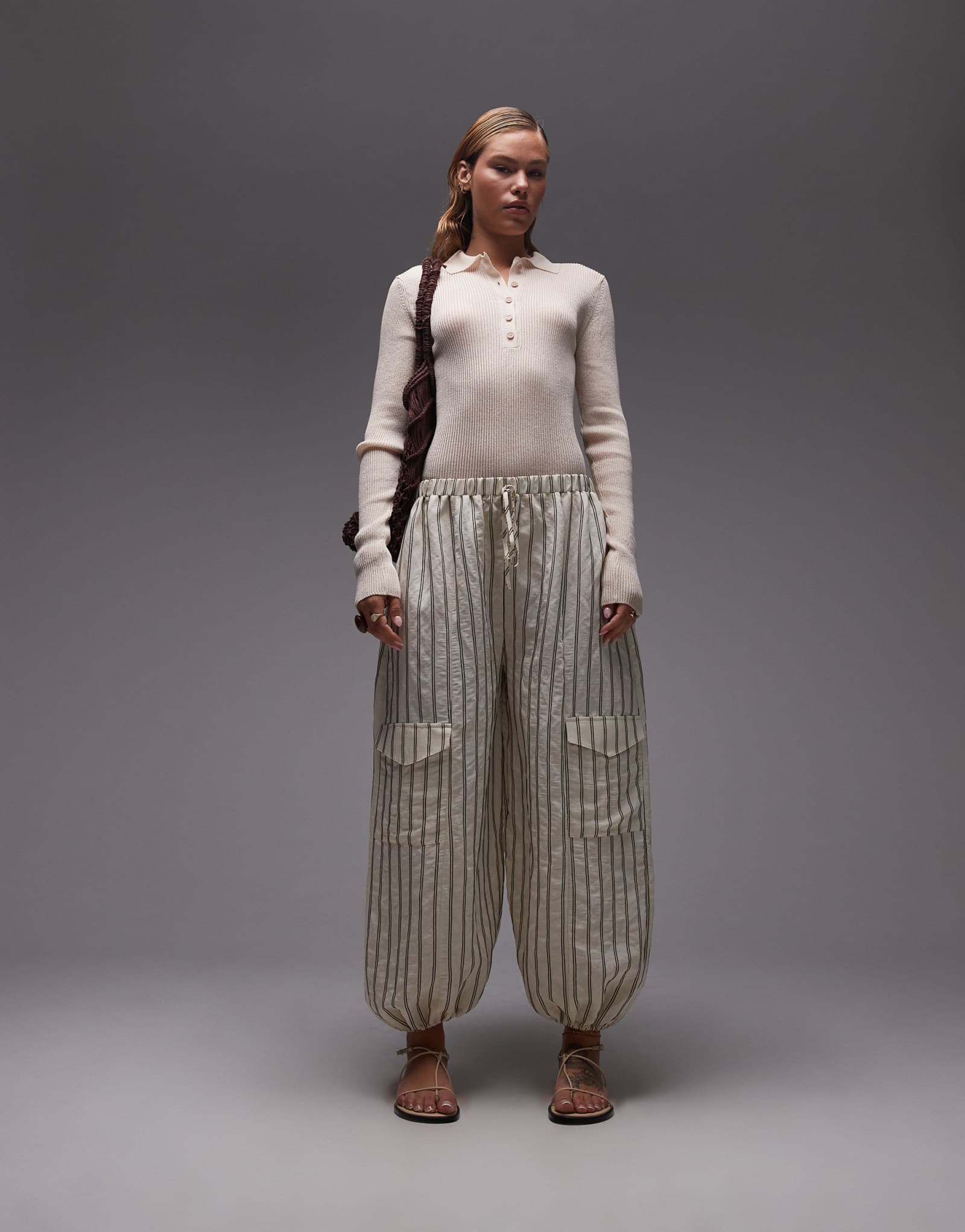 Брюки-баллоны ASOS DESIGN с текстурированными накладными карманами в молочную полоску