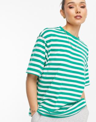 ASOS DESIGN - Texturiertes Oversize-T-Shirt in Grün und Creme gestreift-Bunt