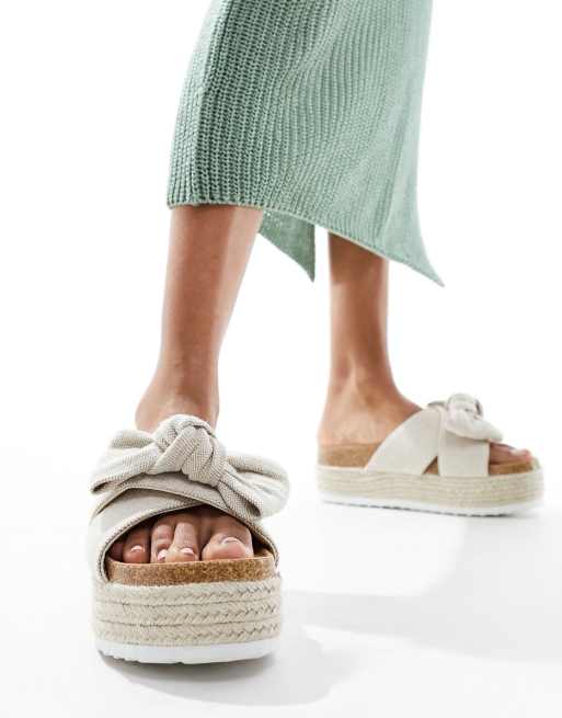 ASOS DESIGN - Thankful - Sandali con suola flatform in tessuto naturale con fiocco, 2 di 4