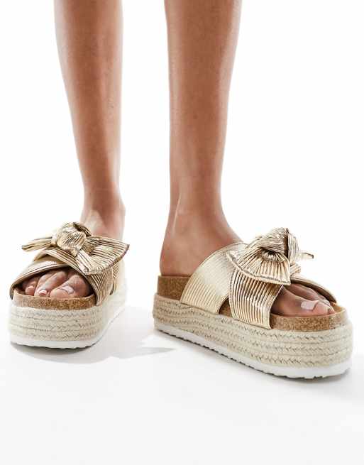 ASOS DESIGN - Thankful - Sandali oro con suola flatform e fiocco, 2 di 4