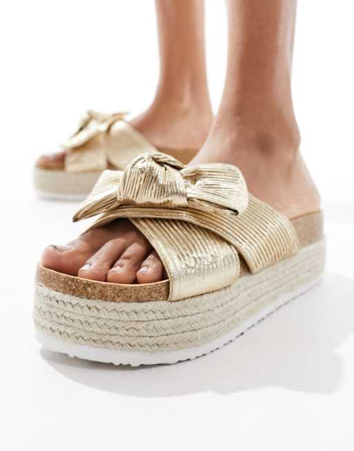 ASOS DESIGN - Thankful - Sandali oro con suola flatform e fiocco, 3 di 4