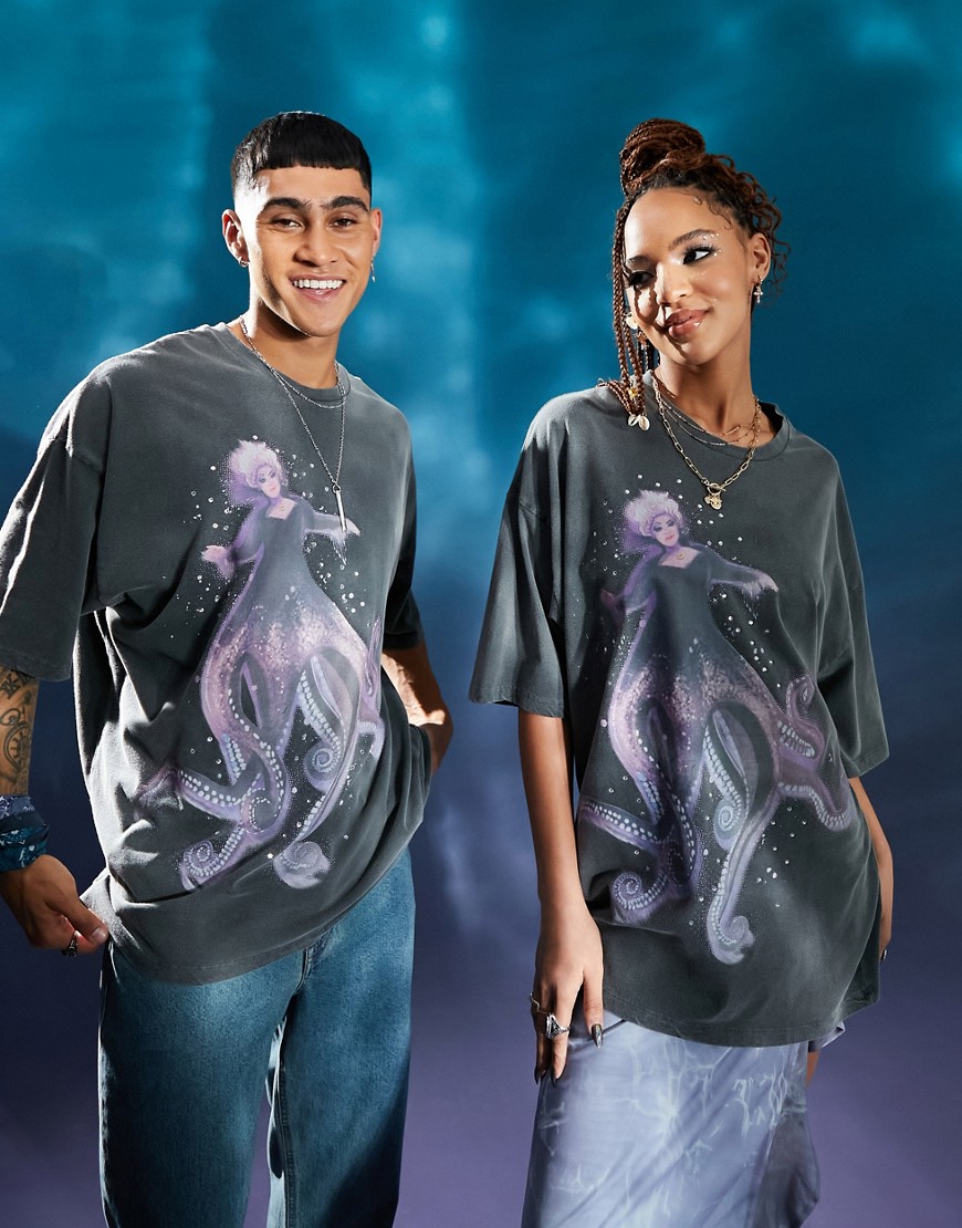 ASOS DESIGN - The little Mermaid Unisex ursula license graphic with hotfix in washed black