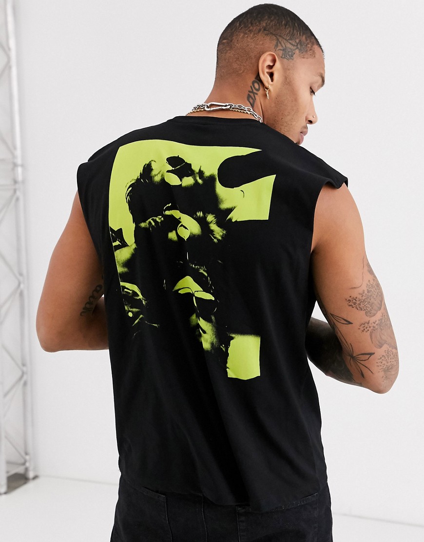 ASOS DESIGN - The Police - T-shirt oversize senza maniche con stampa sul petto e sul retro-Nero