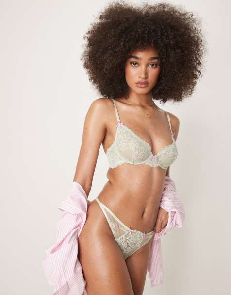 ASOS DESIGN – Thea – Szałwiowozielone koronkowe stringi z haftowanym wzorem w różyczki - view 1