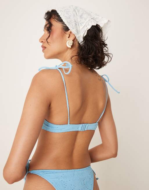ASOS DESIGN – Tia – Strukturiertes Cropped Bikinioberteil in Hellblau mit Paisleymuster, 2 von 4