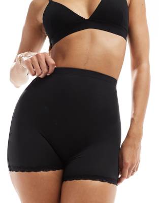 ASOS DESIGN - Tia - Superweiche Shorts in Schwarz aus Mikrofaser mit Spitzenbesatz