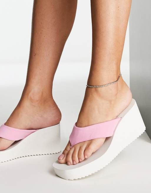 ASOS DESIGN – Tide – Zehenstegsandalen in Rosa mit Keilabsatz, 4 von 4