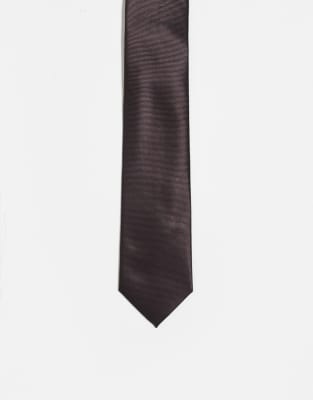 tie in dark brown