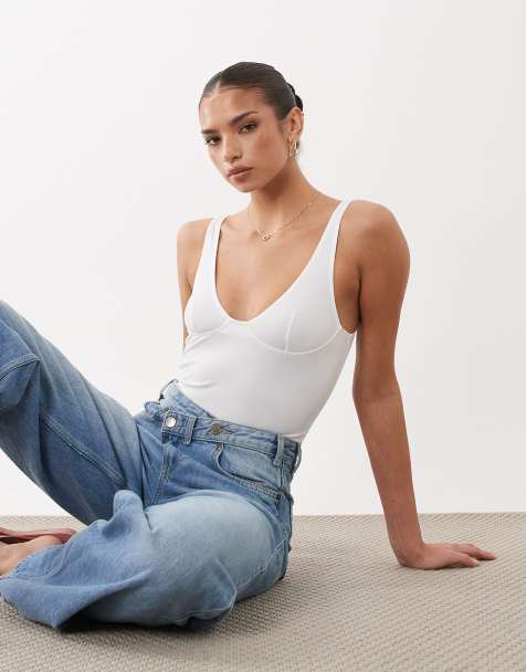 ASOS DESIGN – Tief ausgeschnittener, gerippter Body in Weiß - view 1