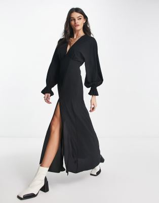 ASOS DESIGN - Tief ausgeschnittenes Maxikleid in Schwarz mit Fledermausärmeln-Black