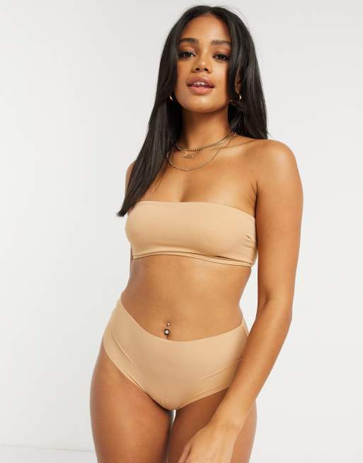 ASOS DESIGN – Tiggy – Beigefärgad mjuk mikrofiberbehå i bandeau-modell med utslätande effekt