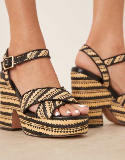 ASOS DESIGN - Tiggy - Sandales compensées à brides croisées - Noir et naturel, 2 de 4