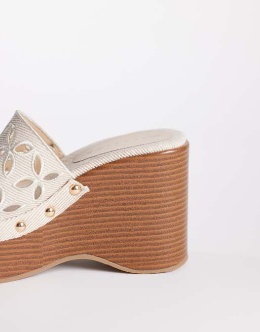 ASOS DESIGN – Tilly – Leinen-Sandalen in Beige mit Keilabsatz und Cut-out-Design, 4 von 4