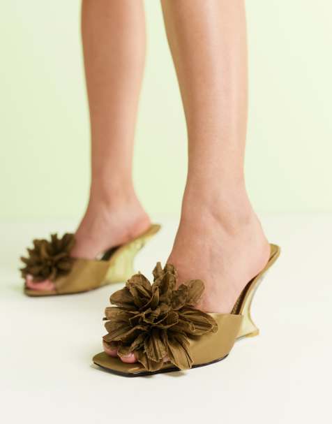 ASOS DESIGN - Tilly - Olivengrønne mules med kilehæl og pynteblomst - view 1