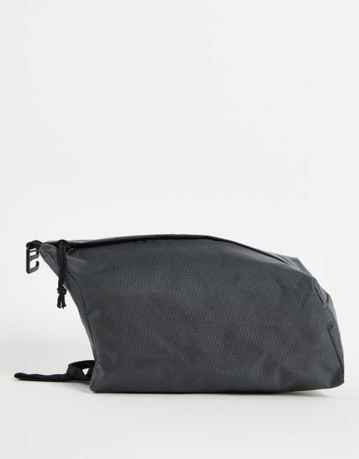 ASOS DESIGN - Toilettas van nylon in donkergrijs