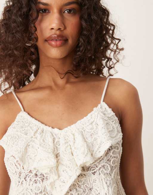 ASOS DESIGN - Top a canottiera bianco testurizzato allacciato sul retro con volant in pizzo, 2 di 4
