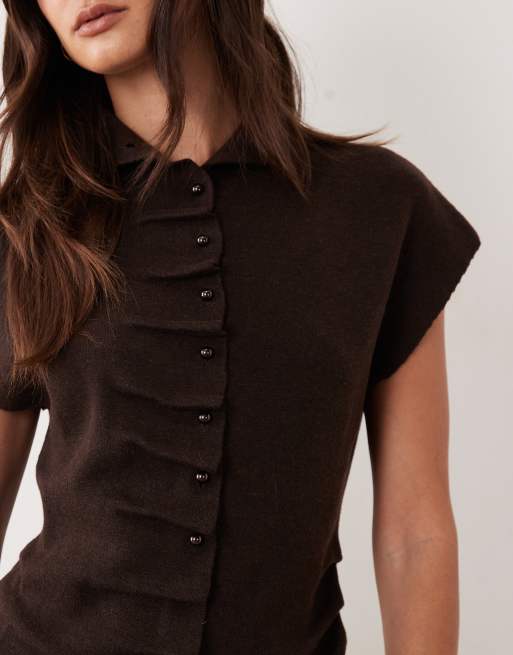 ASOS DESIGN top à col montant avec patte de boutonnage couleur chocolat, 2 de 4