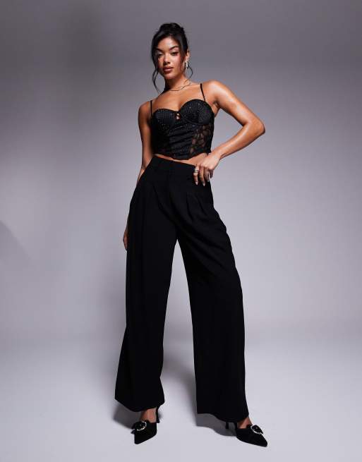 ASOS DESIGN - Top a corsetto nero con pannelli in pizzo, coppe e applicazioni a caldo, 3 di 4