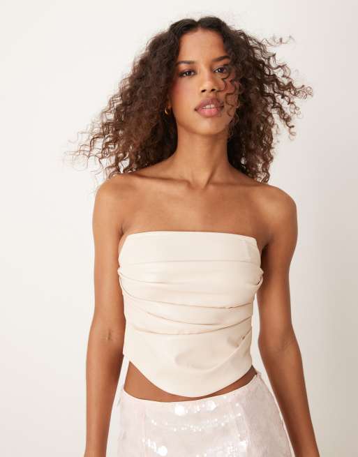 ASOS DESIGN - Top a corsetto strutturato color crema in pelle sintetica